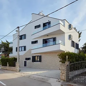 https://apartments-nika-turanj.hotelinzadar.com